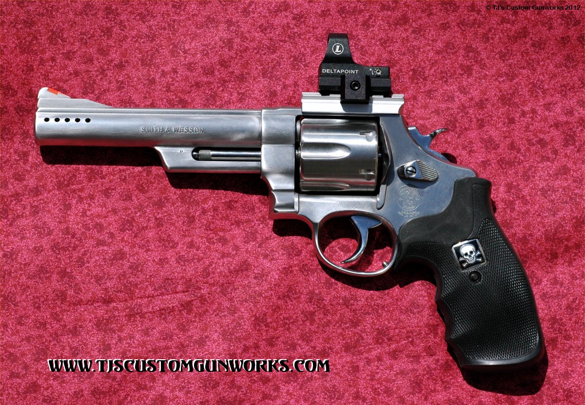 Custom S&W 629 .44 Magnum With Skull Inlays 2