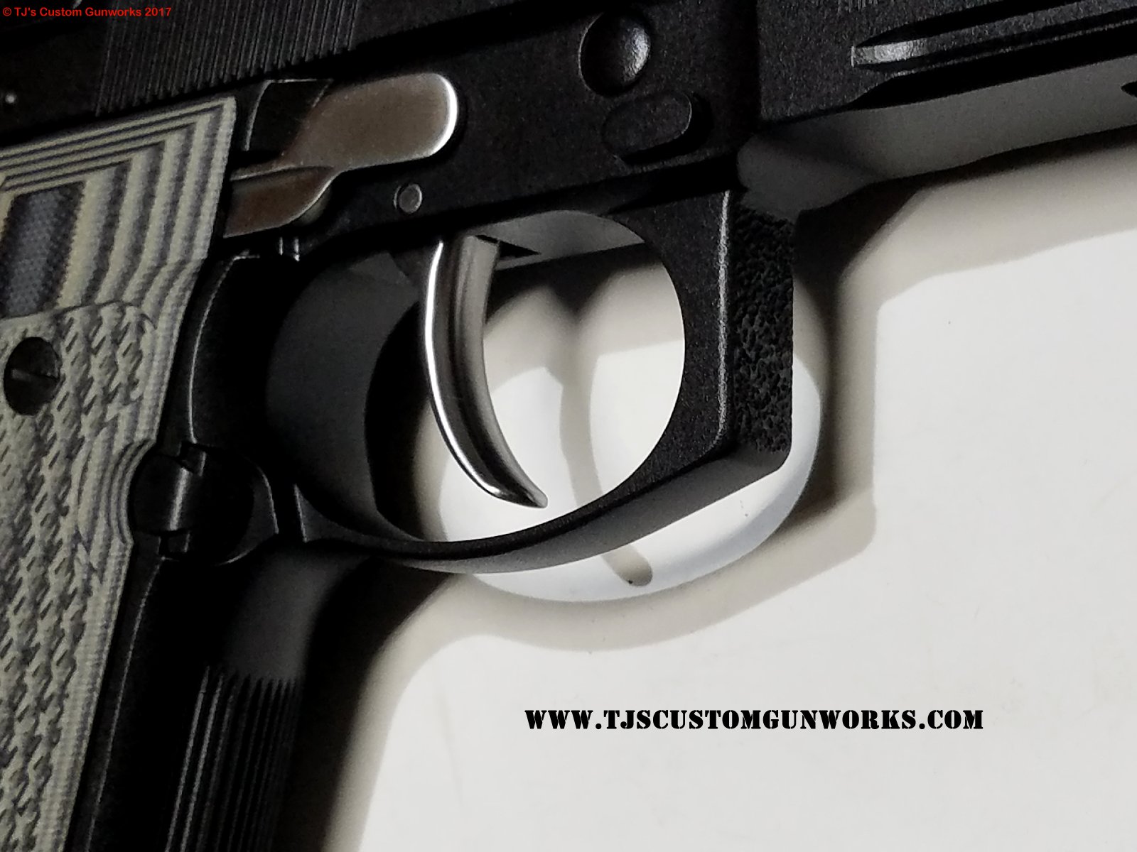 Custom Black Duracoat Beretta 96G VERTEC .40S&W