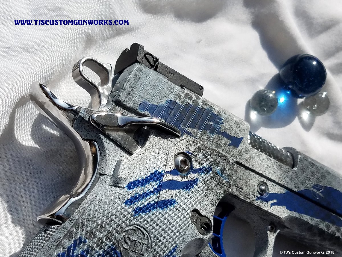 Custom Winter Smurf Hunter STI .45