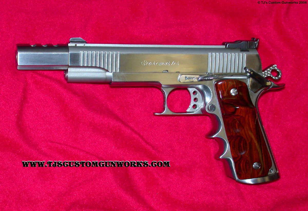 Custom Finger Groove Stainless 1911 .45 Comp Gun 3