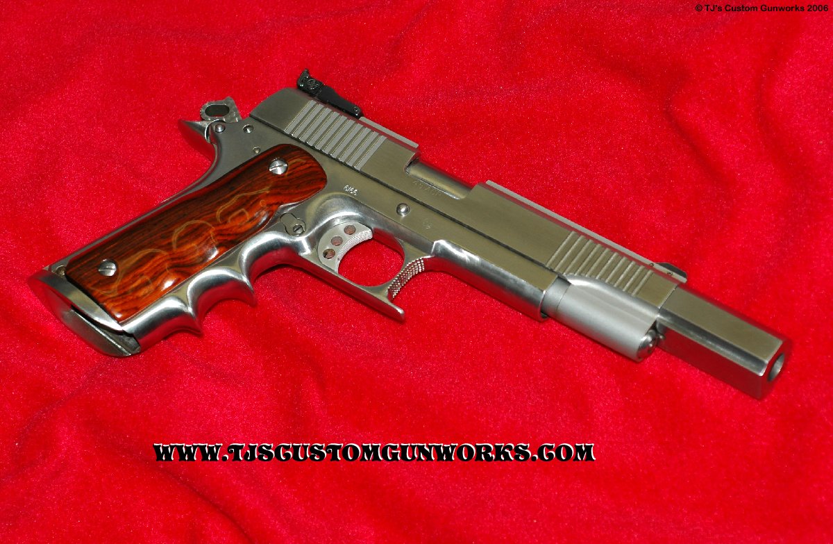 Custom Finger Groove Stainless 1911 .45 Comp Gun 4